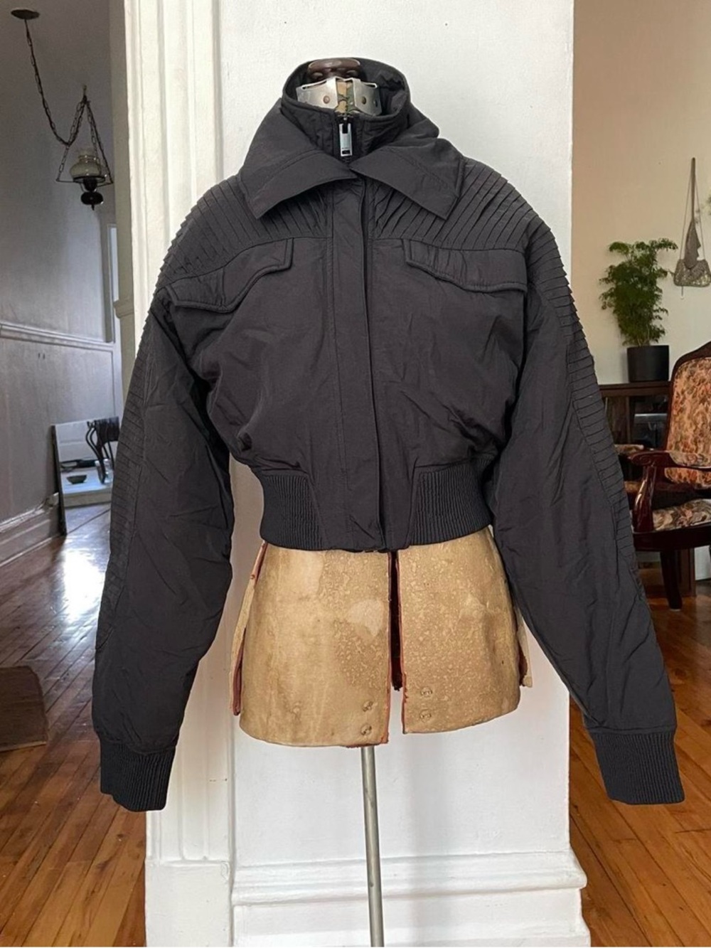 HAN KJØBENHAVN – Pleated Jacket / Blouson Bomber – Black